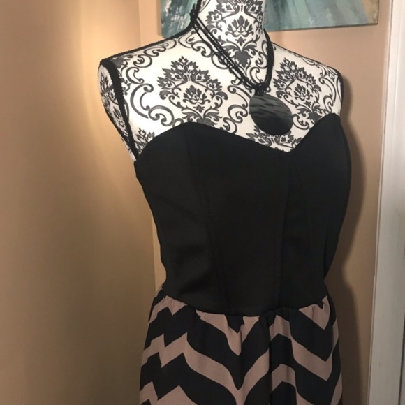 Mulata Dress, shoes & coordinating necklace #1 - Picture 2 of 8